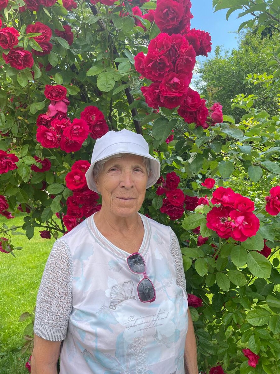 Наша прекрасная именинница)))