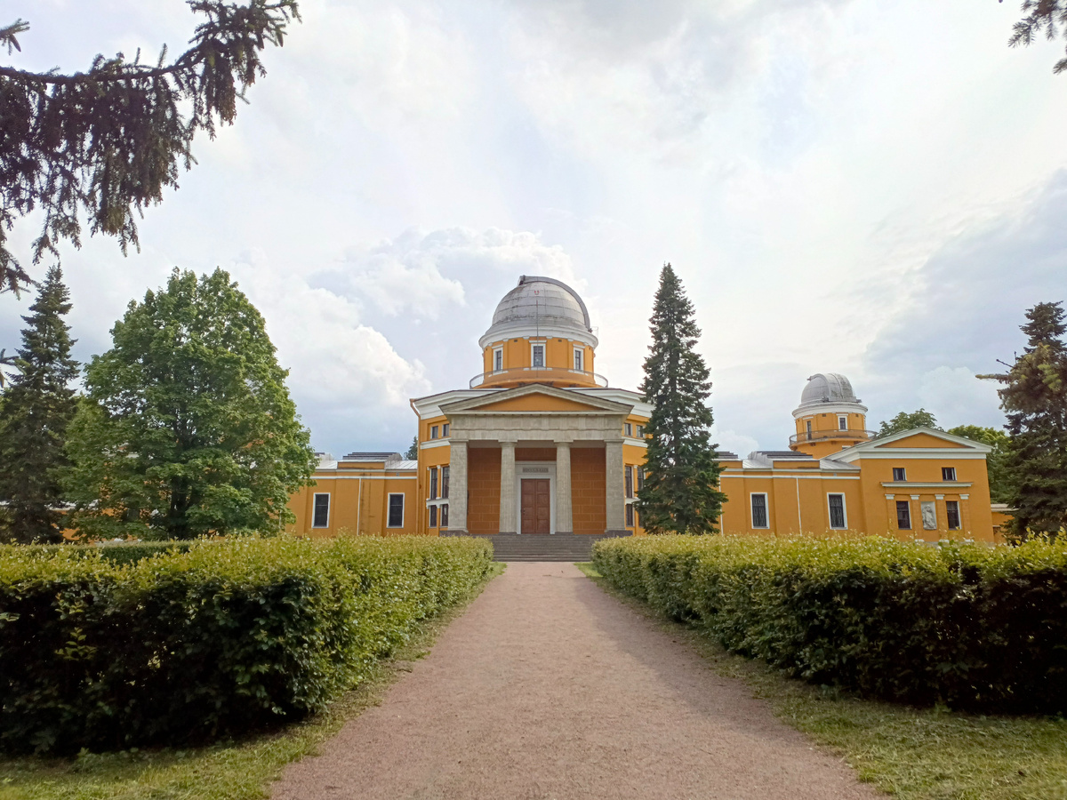 Круглый зал главного здания Пулковской обсерватории