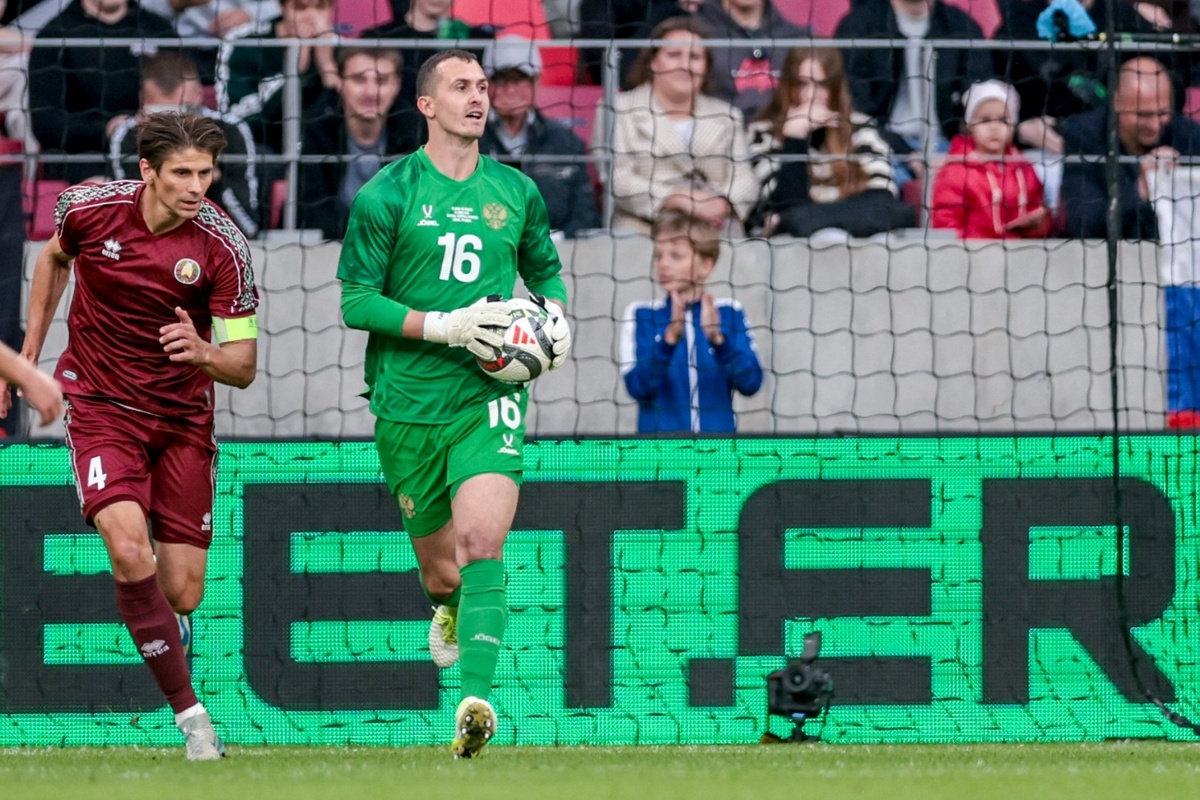 Вратарь сборной России Андрей Лунев. Фото РФС