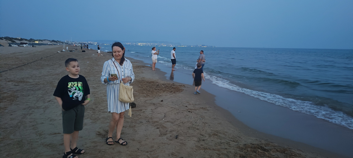 Участики народной забавы "Найди мазут".