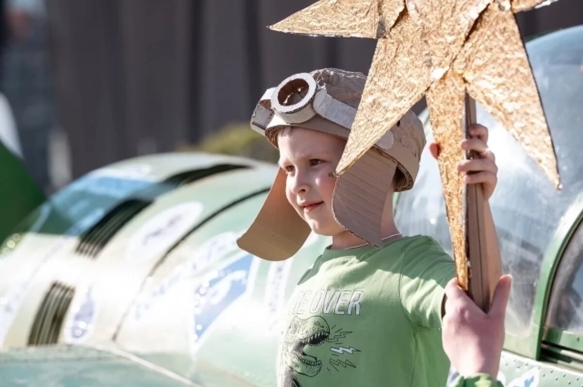    Кто в молодости не мечтает о карьере в кино или на ТВ?