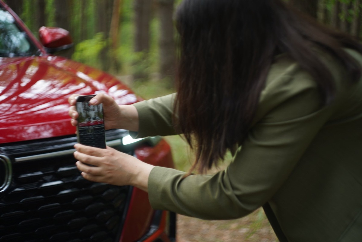 Я занимаюсь профессионально фотографией с 2012 года и сим-менеджер с 2018 года