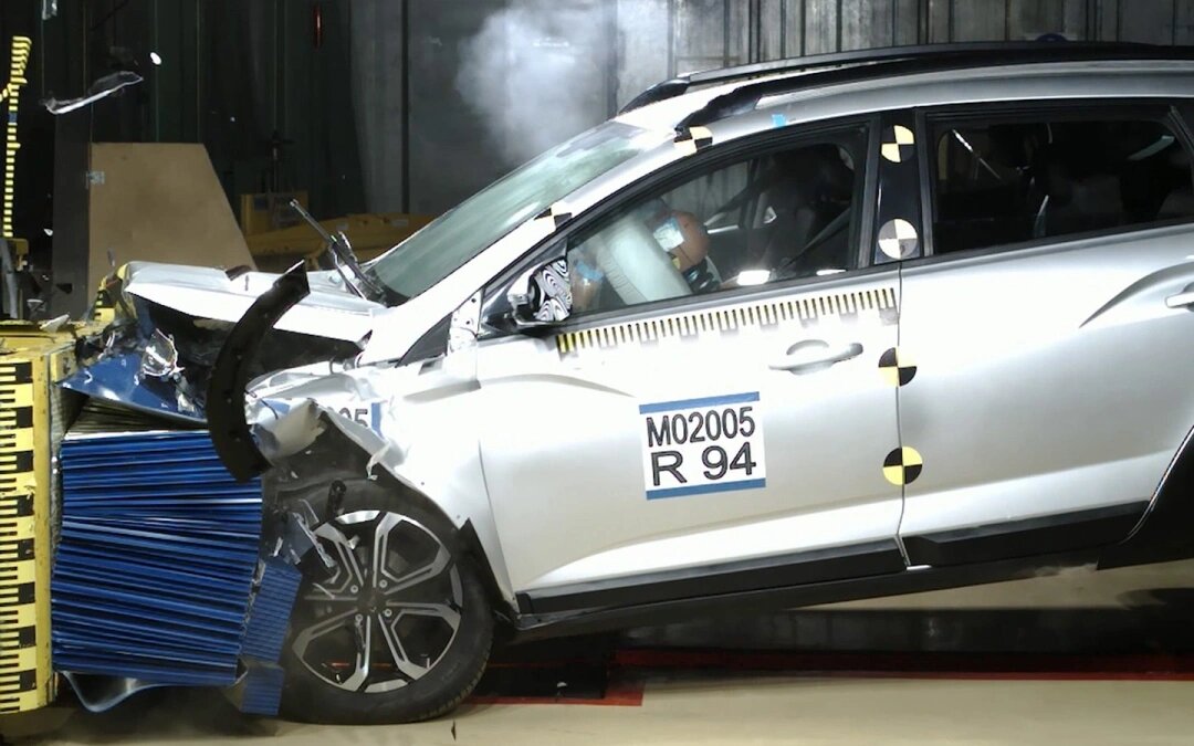 Краш-тест Lada Iskra SW Cross (Фото: АвтоВАЗ)

