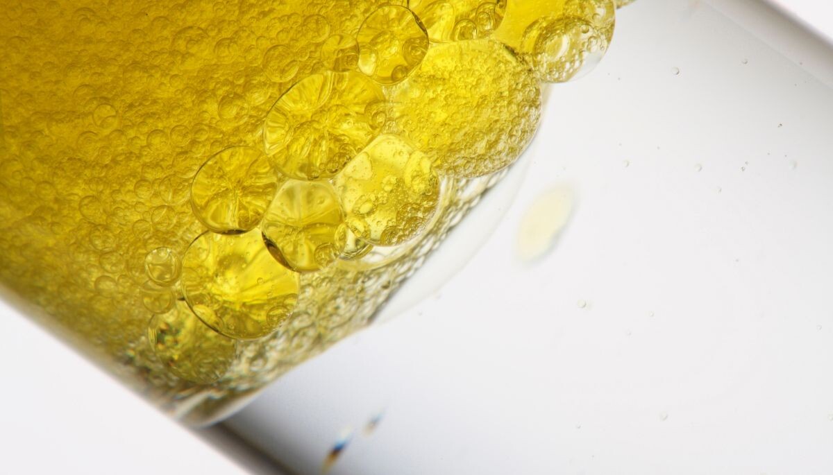 Жир не растворяется в воде