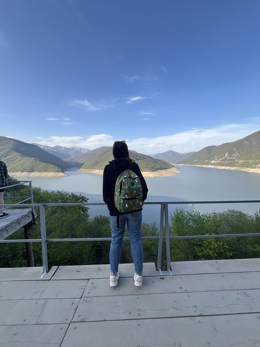 P.S. я получила нереальные впечатления от этой поездки: прошлой весной мы путешествовали по маршруту Ереван-Тбилиси-Баку в прекрасной женской компании - вопреки всем нашим страхам вышло спокойно и безопасно. 