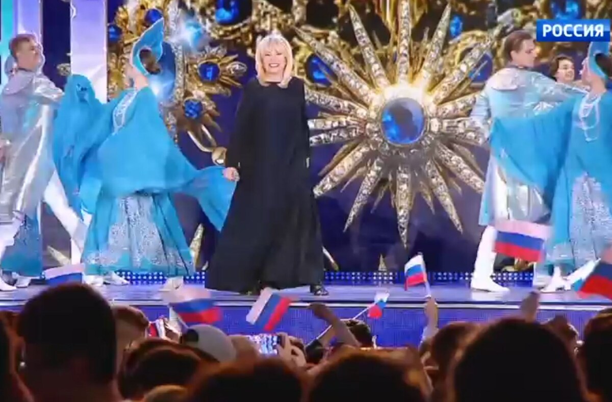 И там шальная...императрица...про патриотизм поет