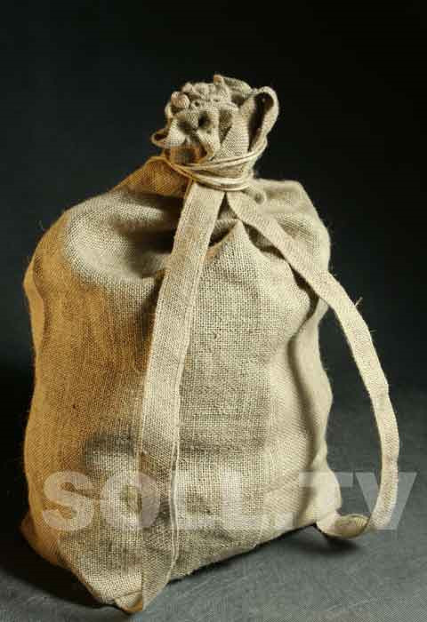 Примерно так это выглядело, только вместо лямок привязаные веревки веревки 