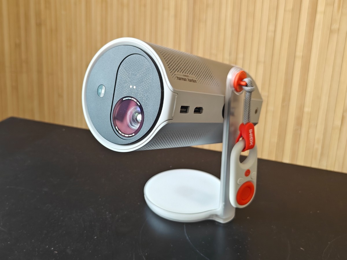    XGIMI выпустила портативные проекторы Mogo с внешностью беспроводных колонок