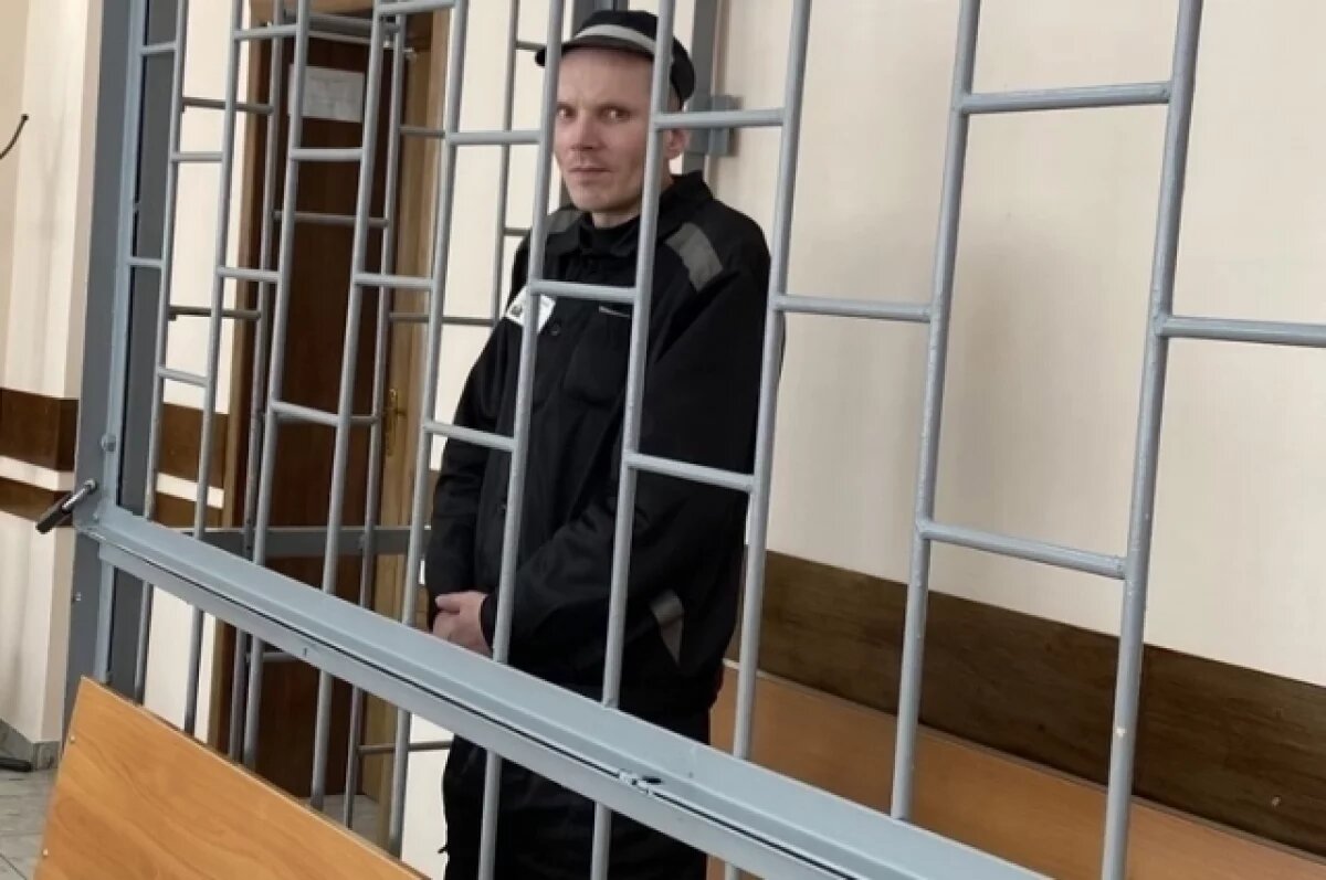    Забивал топором.