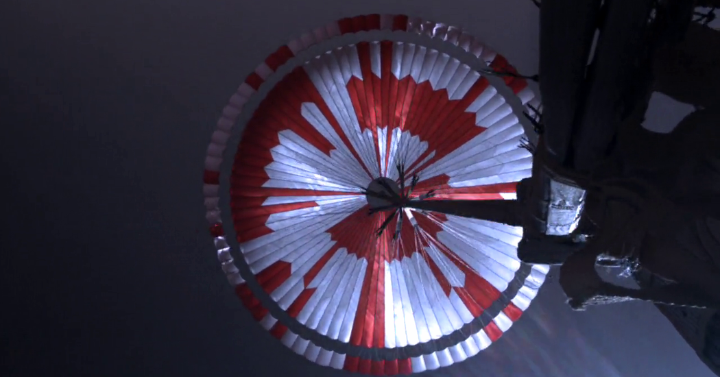 Посадку на Марс можно легко осуществить с помощью парашютика.Согласно мультику, разумеется.