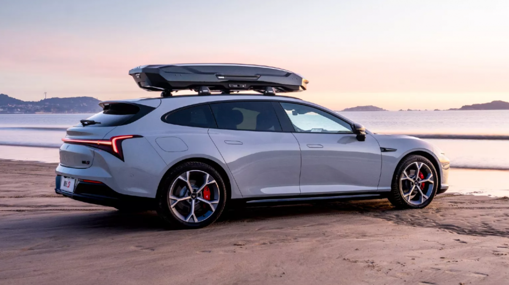 Такие эффектные автомобили выпускает Neta. Не зашло...