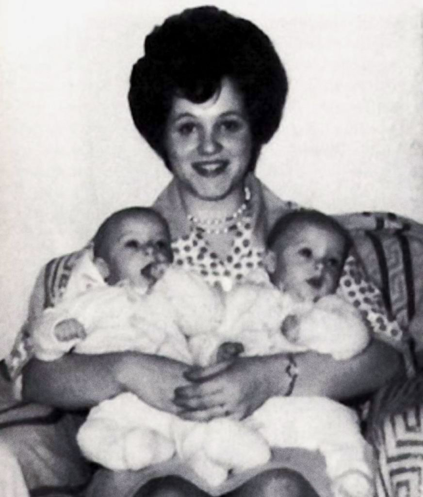 Оба близнеца