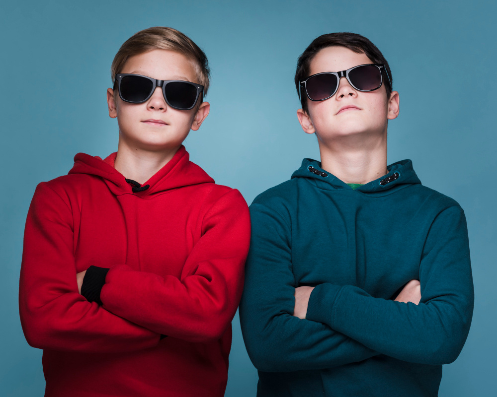 Дубликаты карточек должны быть похожи, но не абсолютно идентичны