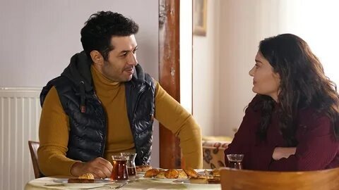 Фото из интернета. Зейнеп и Синан в поиске пропавшей дочери Зейнеп.