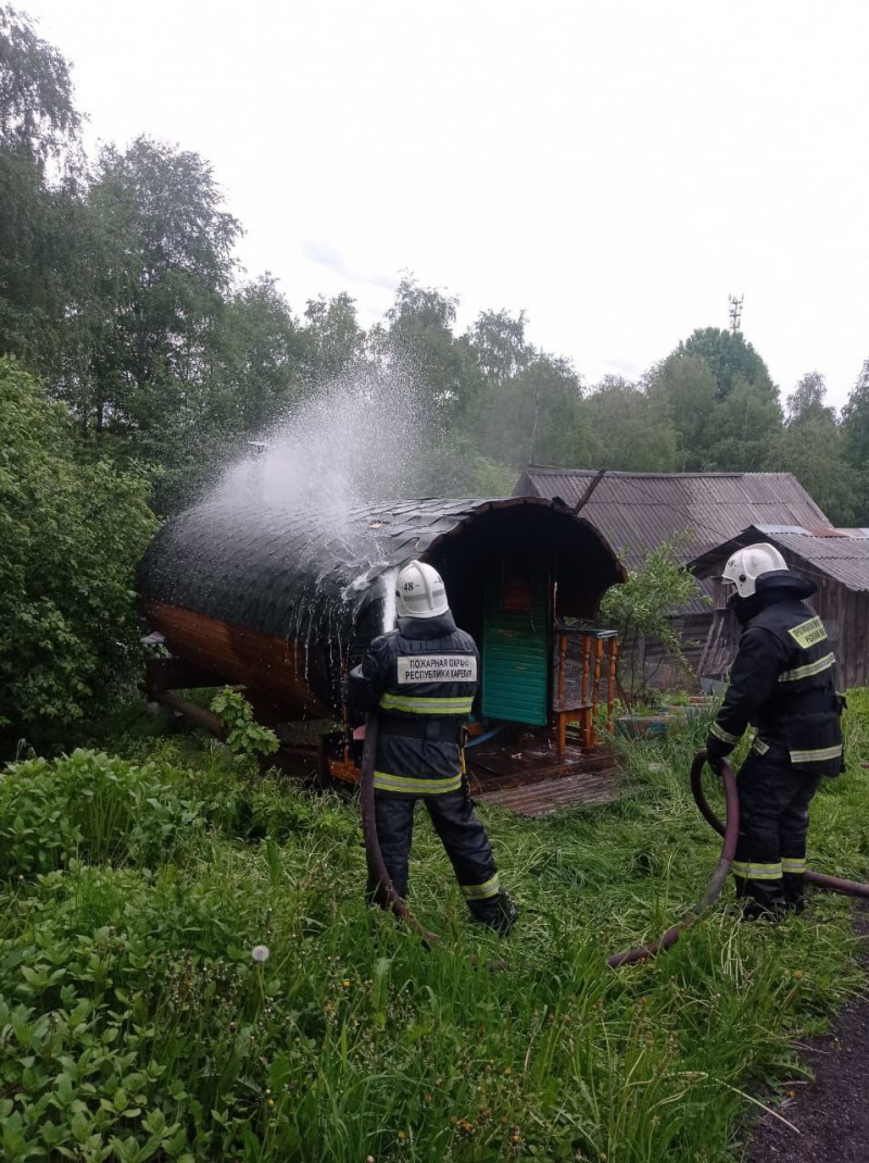    Мобильная баня-бочка сгорела в Пряжинском районеГоскомитет Карелии по безопасности
