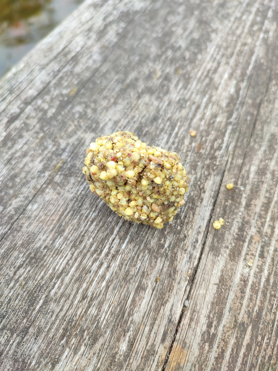 Смесь легко лепится в камок