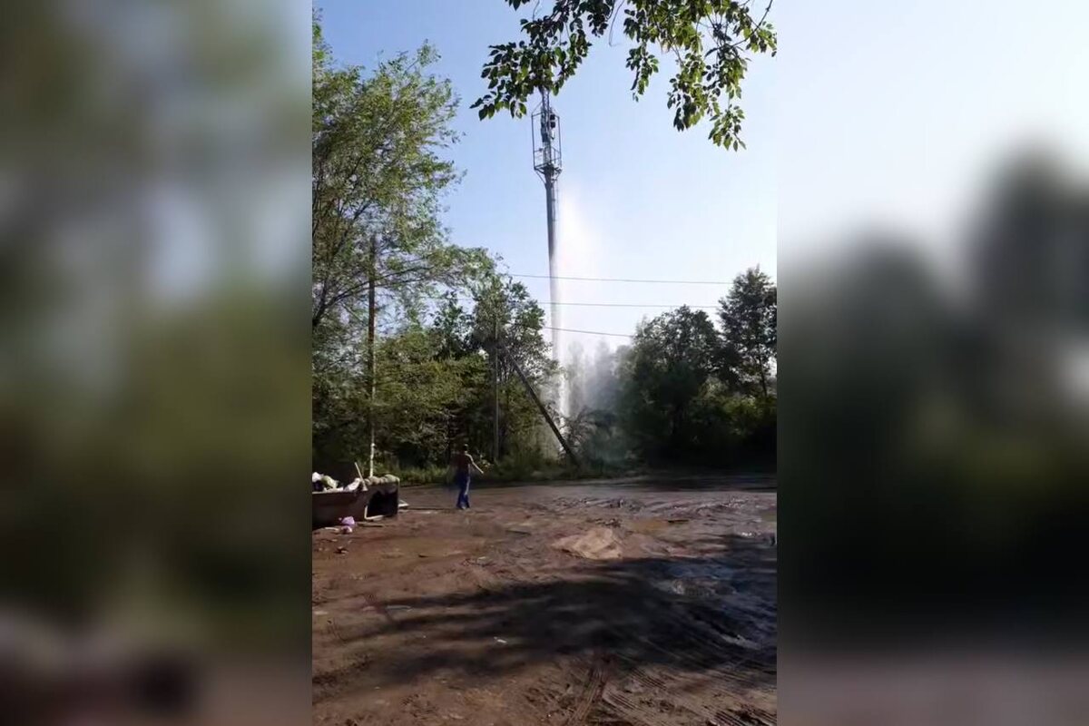    Фонтан с 5-этажный дом появился в Орске из-за коммунальной аварии