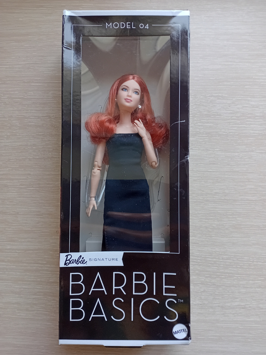 В коробке кукла выглядит вот так.