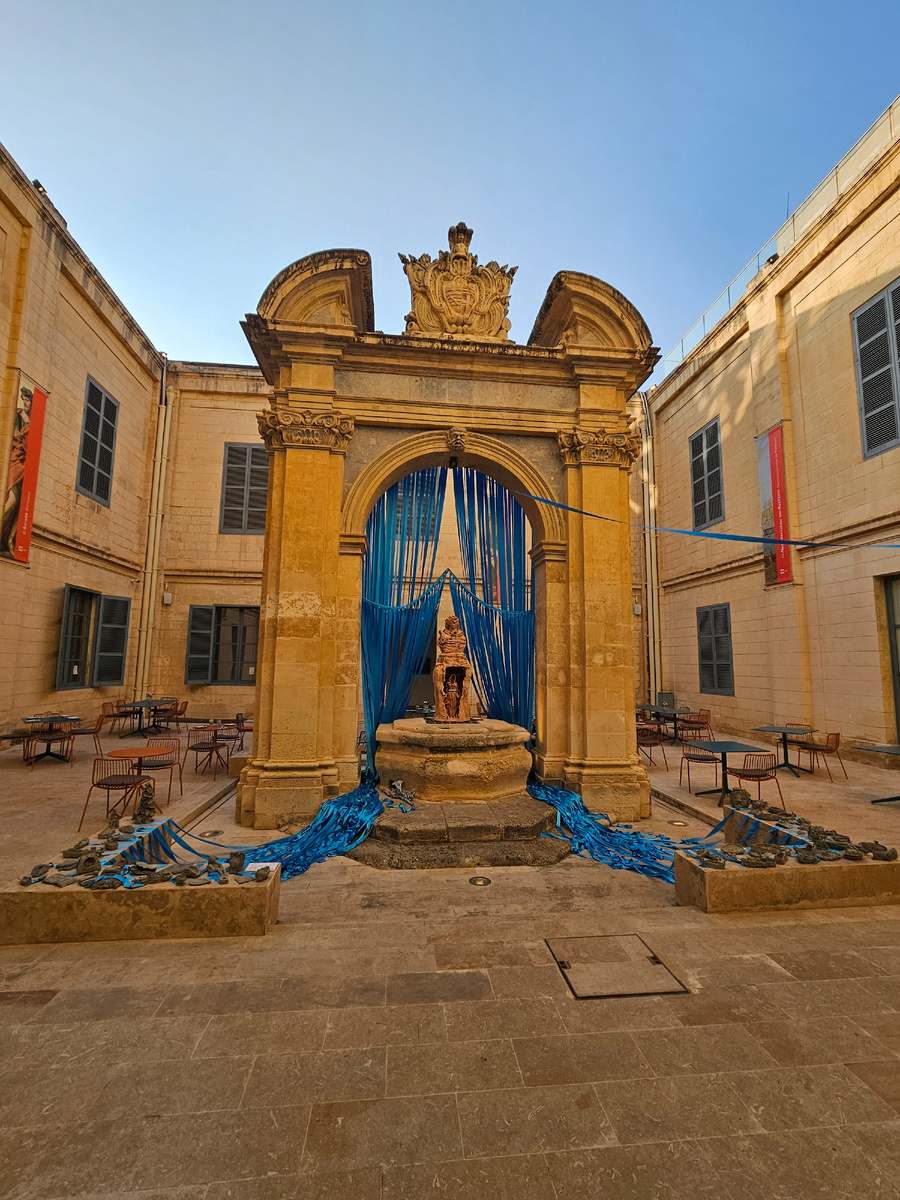 Такое творение непременно надо было увидеть в пятницу, 13-го