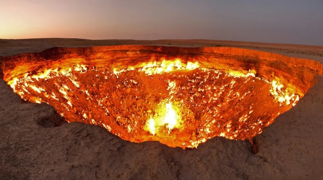 Горение в кратере Дарваза продолжается уже больше 50 лет