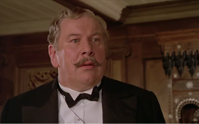 Питер Устинов в роли Пуаро