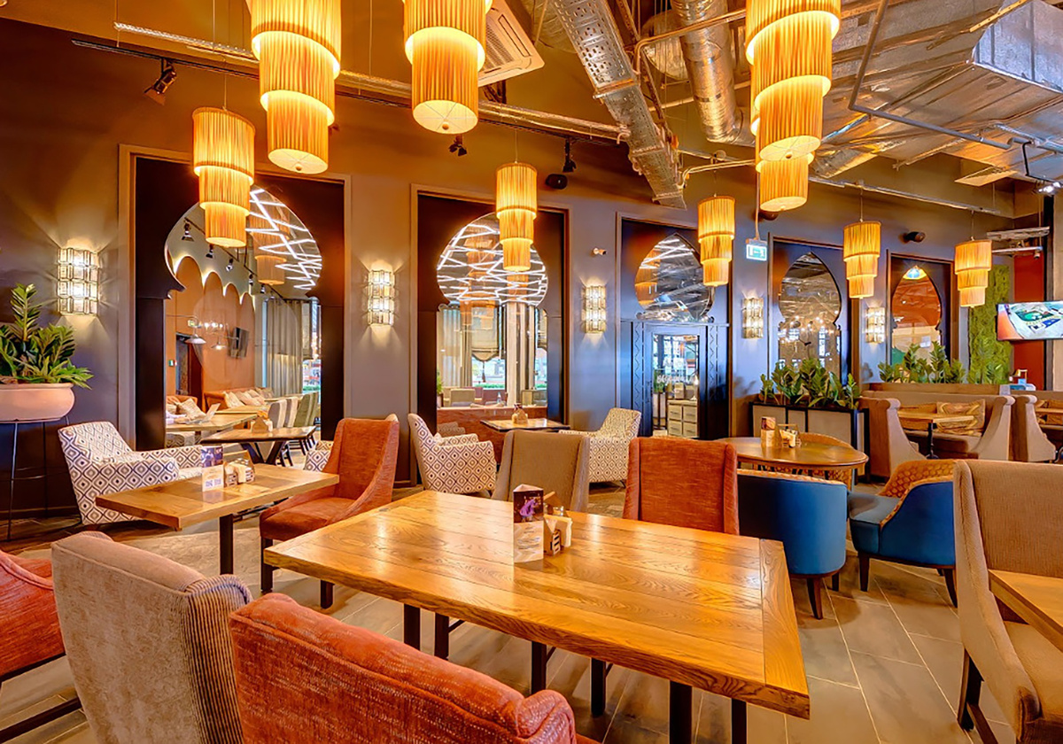 Антураж яркий и запоминающийся →