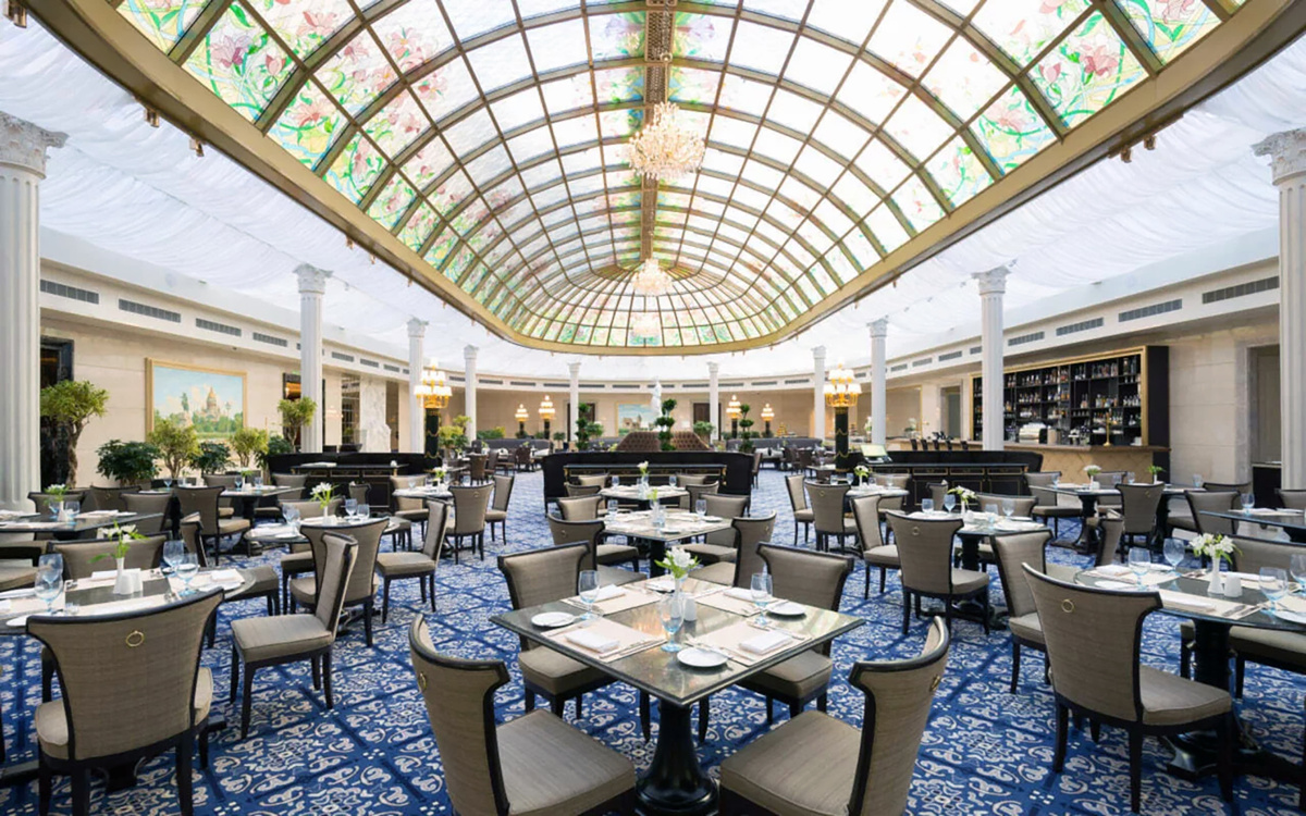 Интерьер ресторана The Lounge →