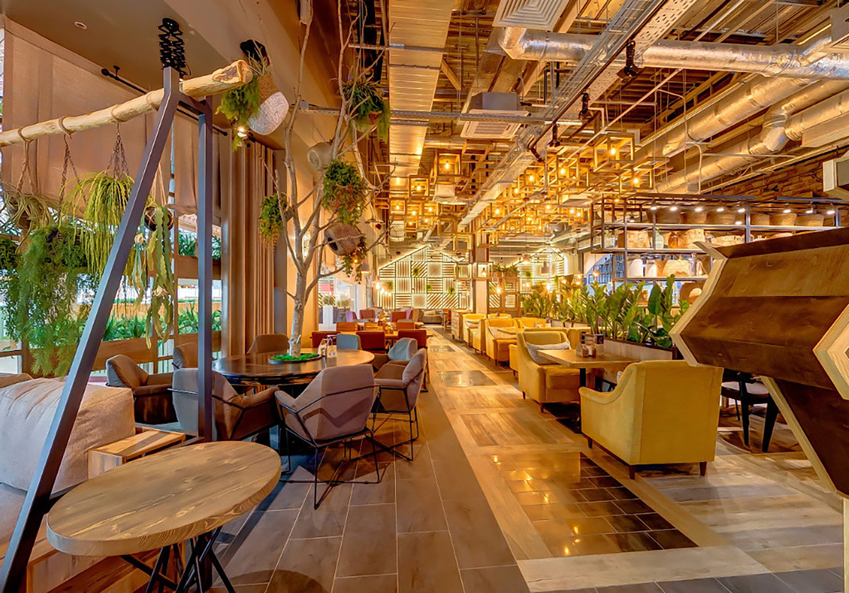 В ресторане 450 посадочных мест →