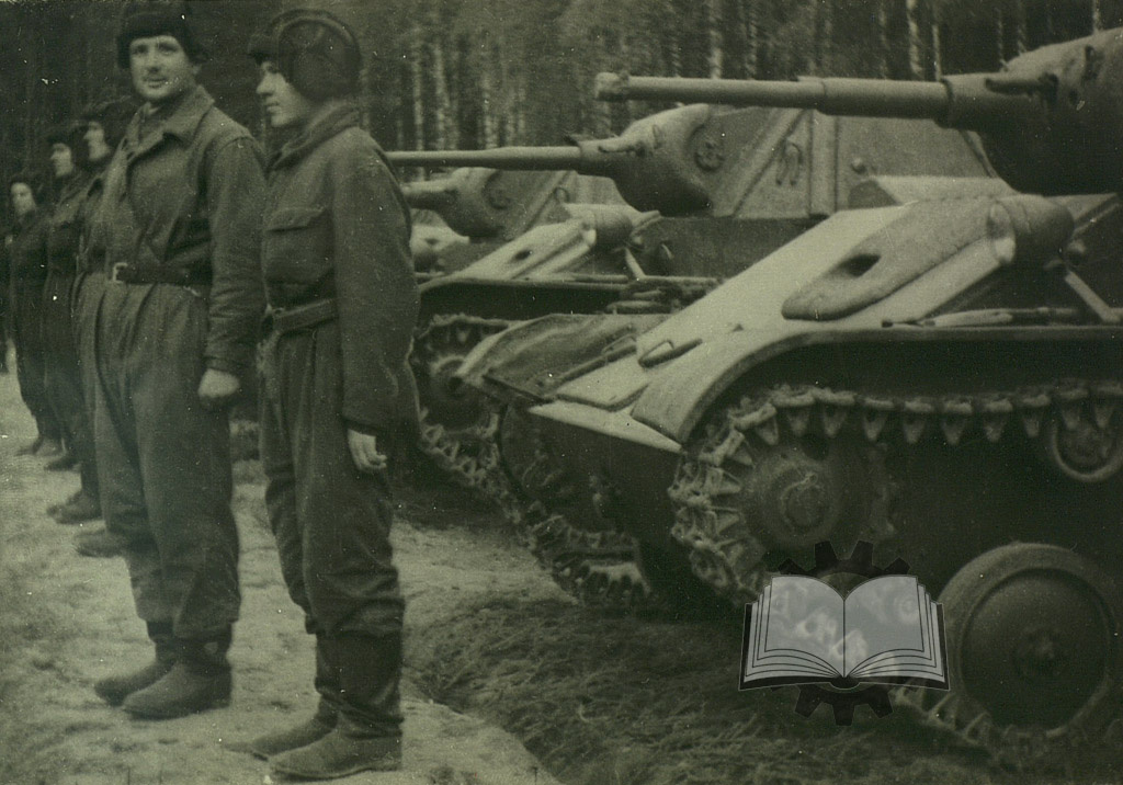 Передача танков Т-70 в 33-ю танковую бригаду, сентябрь 1942 года.