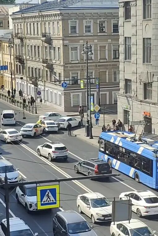    Фото: скрин видео из Telegram-канала «Мегаполис | ДТП и ЧП | Санкт-Петербург | Питер»