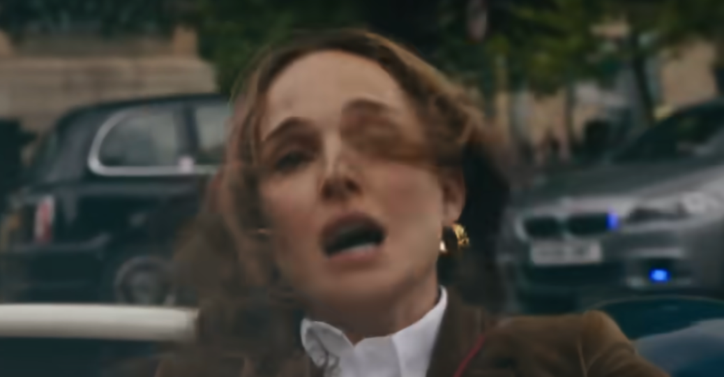 Автомобильная погоня в Лондоне из фильма"Источник вечной молодости"