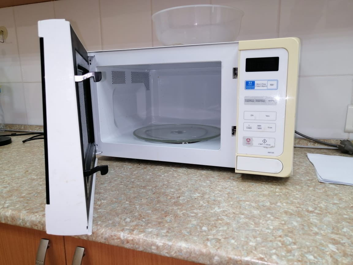 Микроволновка – это целая мини-кухня, которая выручит в любой ситуации