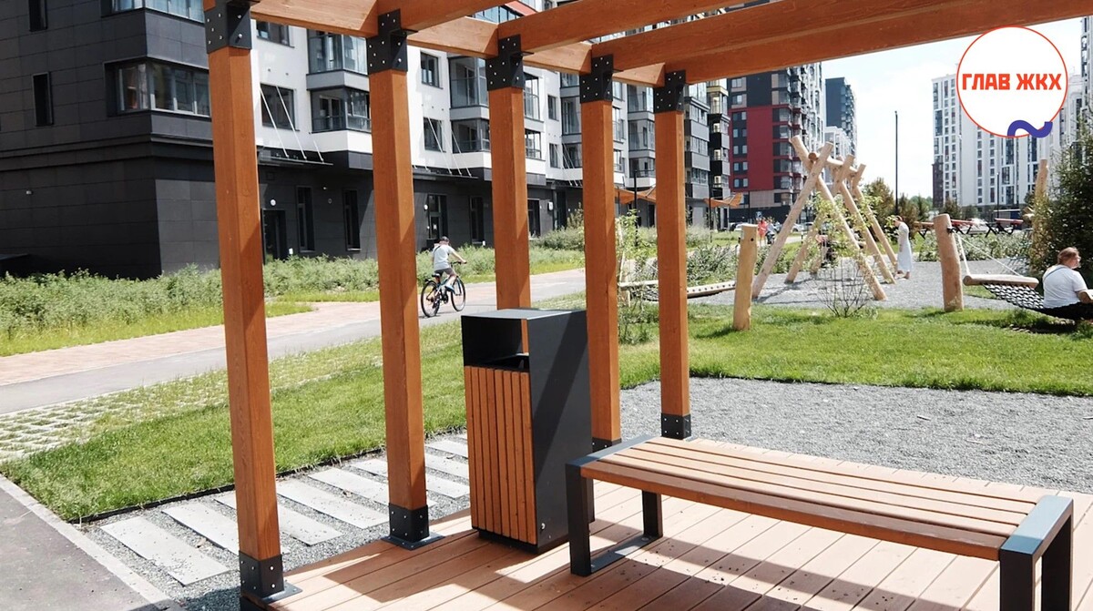 В Московской области активно обновляют элементы благоустройства
