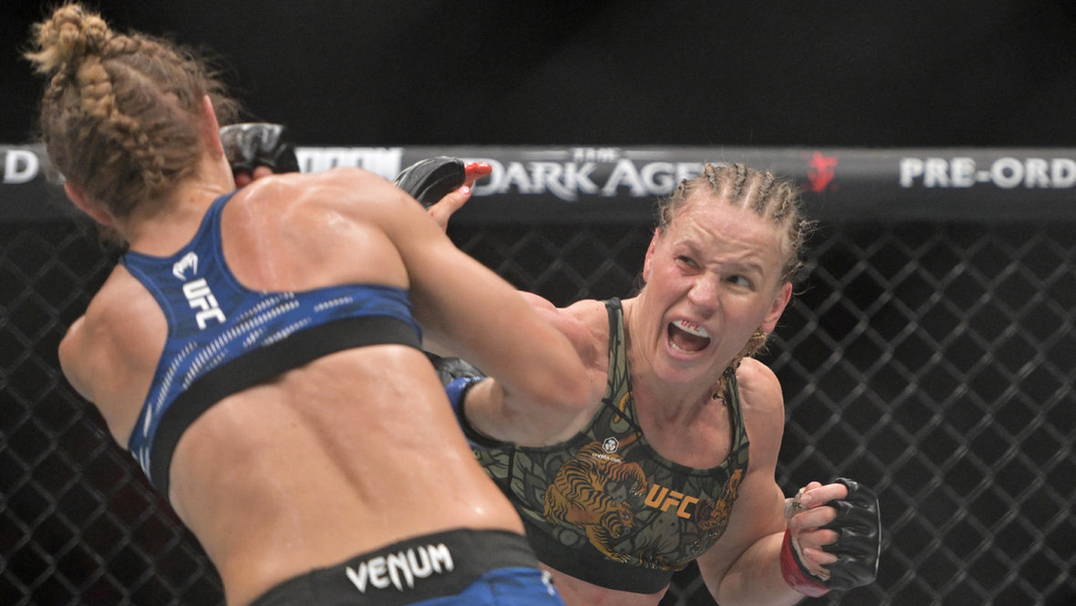    Манон Фиоро и Валентина Шевченко.Imagn Images USA Today Sports