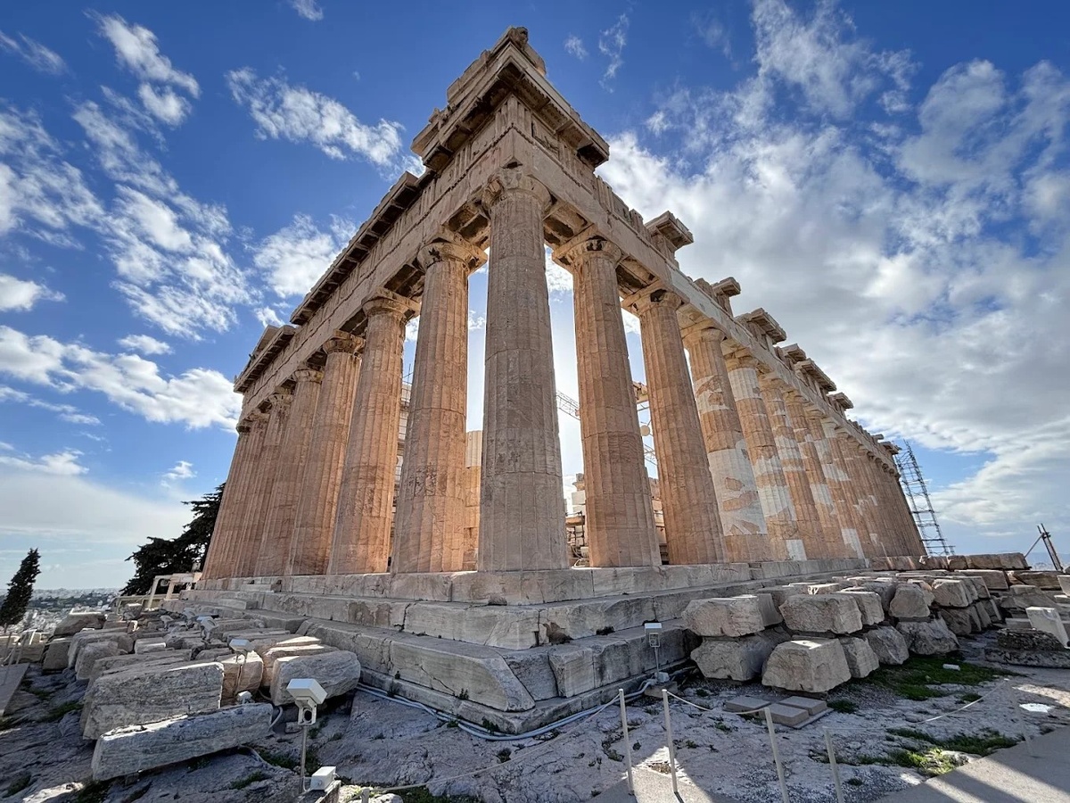 Парфенон – венец афинского Акрополя и величайший памятник Золотого века Древней Греции