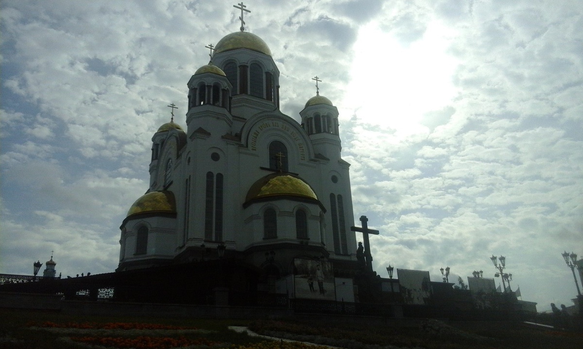 Теперь на этом месте стоит Хра на Крови. Фото: Мир глазами курьера