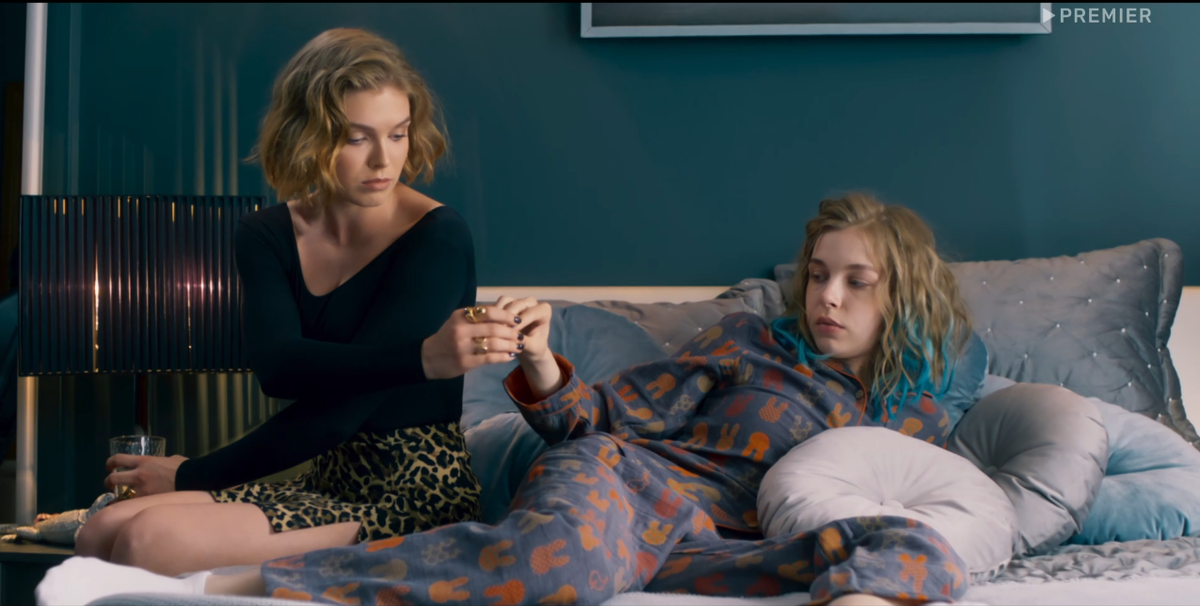 Скриншот из сериала «Бедные смеются, богатые плачут»
