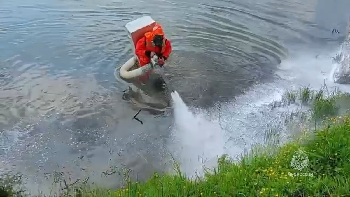     18 км береговой линии Енисея обработали после аварии в Казачинском районе