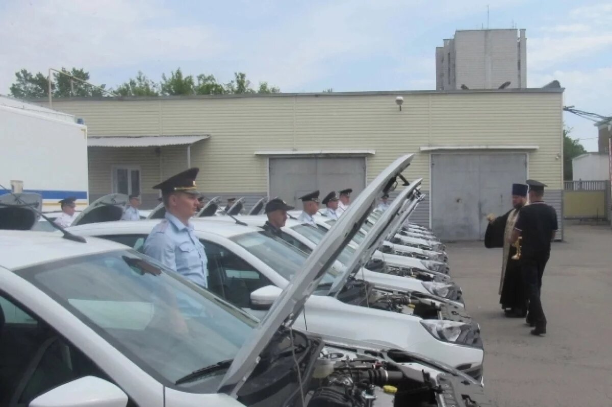    В Ульяновске освятили новые служебные автомобили полицейских