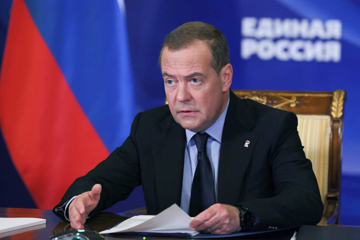 На фото: Дмитрий Медведев