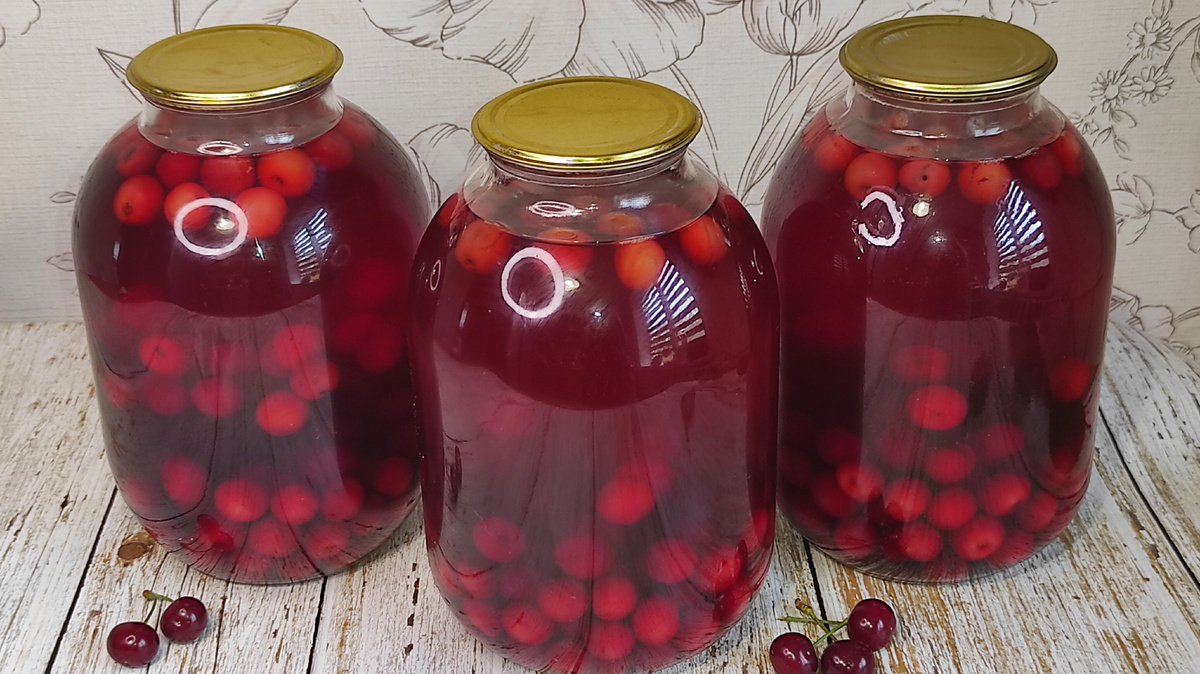 Компот из вишни на зиму. Фото автора.
