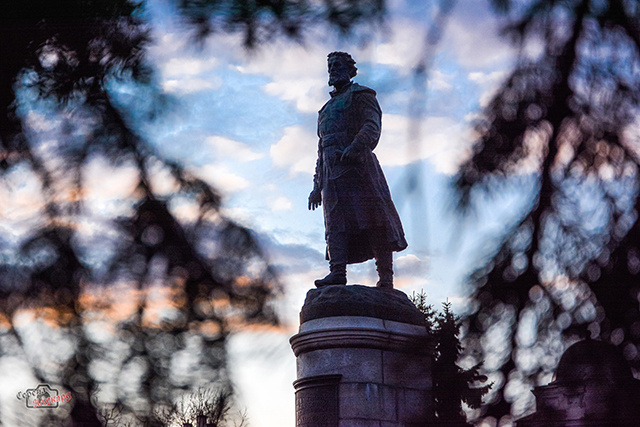 В Твери отреставрируют памятник Афанасию Никитину