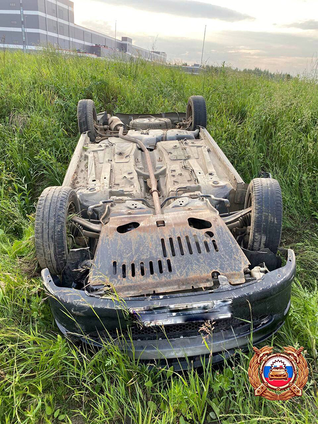 Под Тверью в кювет улетела Peugeot