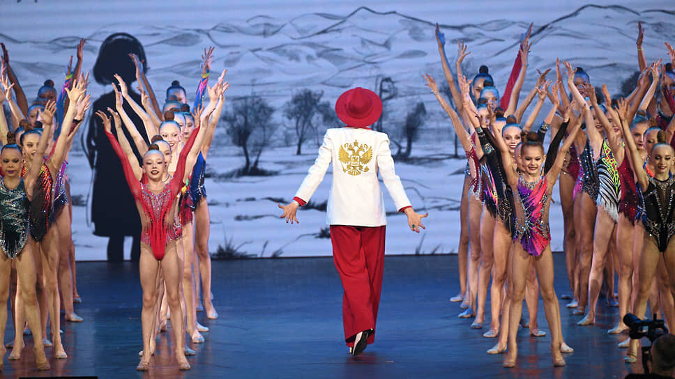 «Наваждение» — это пластический спектакль, сочетающий художественную гимнастику, современный танец, театр и музыку.📷Фото: Евгений Разумный / Коммерсантъ