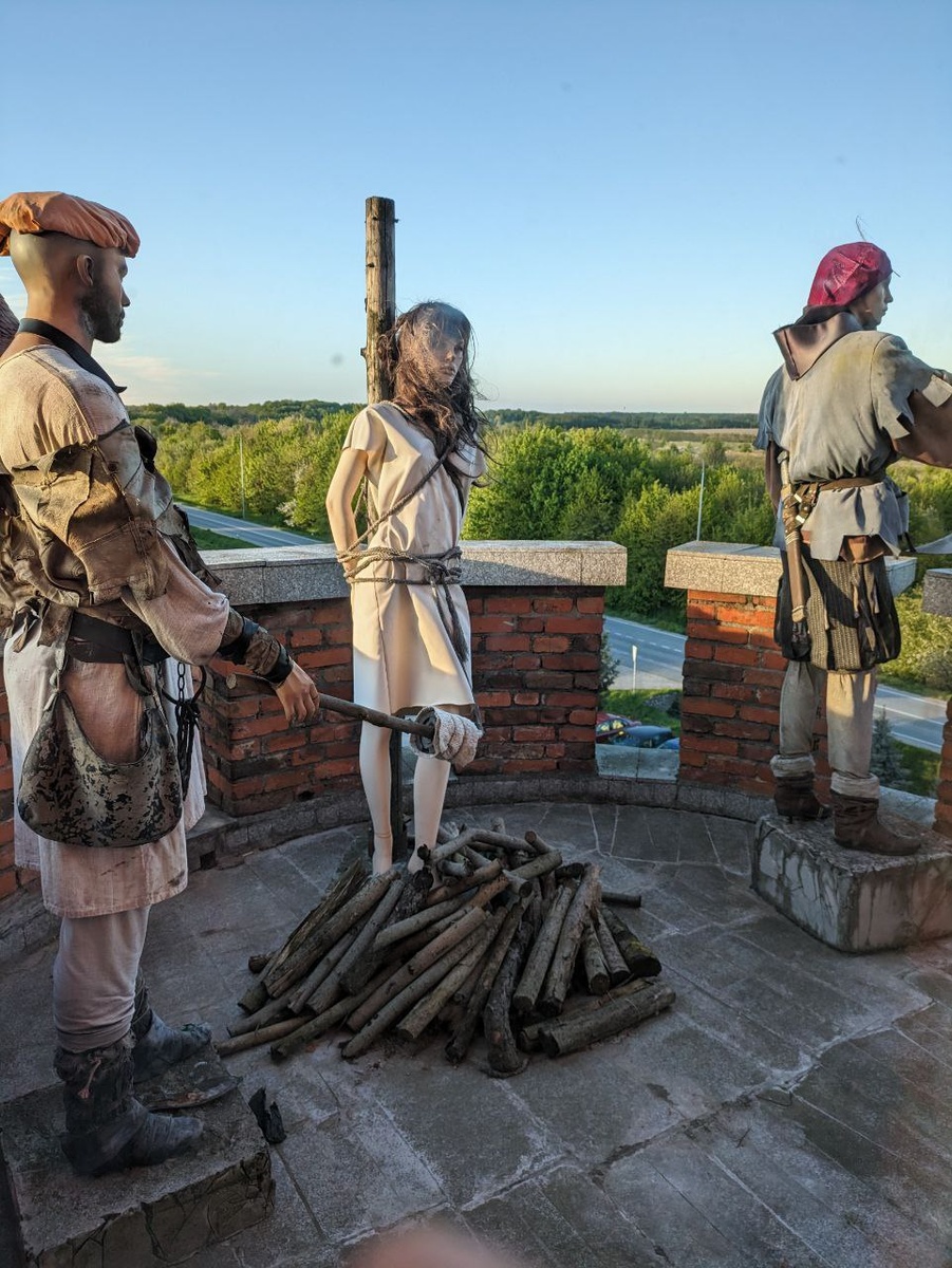 Один из экспонатов музея пыток. Фото: дзен-канал "История одного ремонта и что было после".