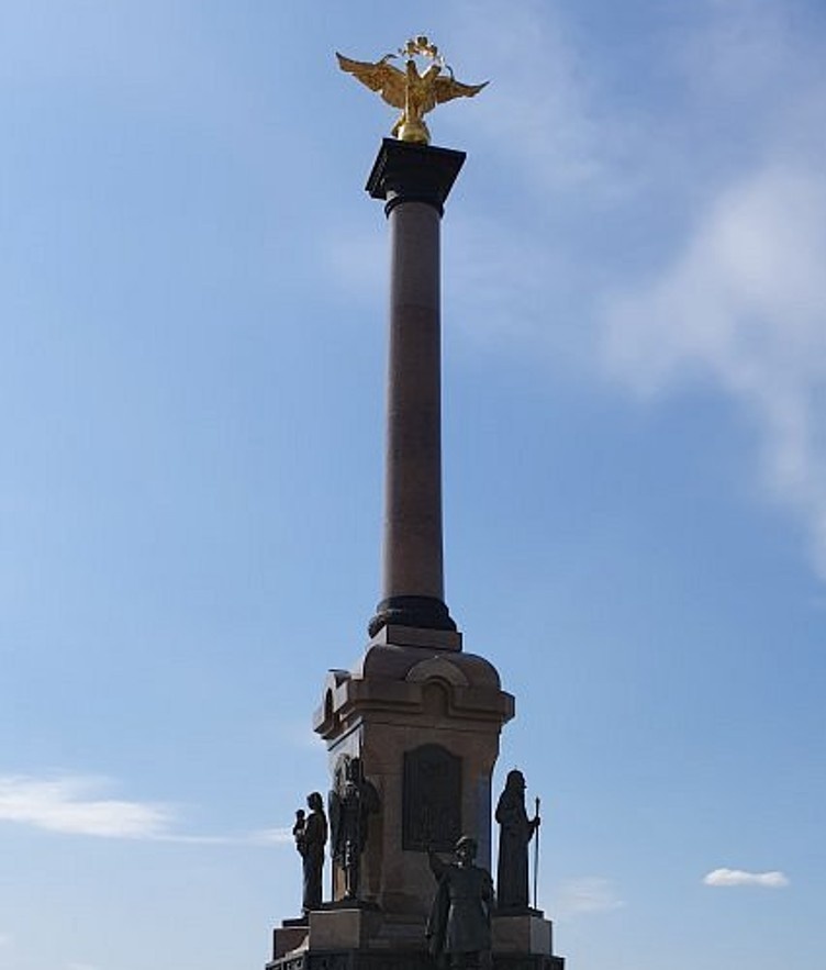 Памятник 1000-летию Ярославля