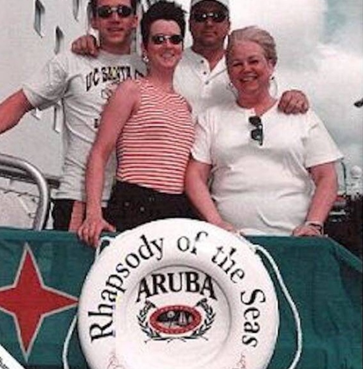 Семья Брэдли во время круиза. Фото: соцсети