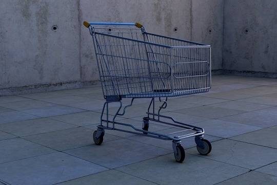    Жители Израиля бросились скупать продукты на фоне обострения с Ираном