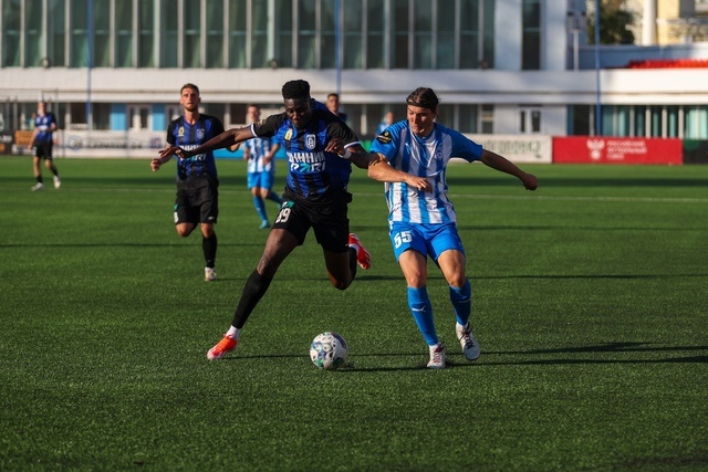 1 сентября 2024 года. "Сокол" - "Шинник". Бесцветная игра, на табло - унылые нули. 