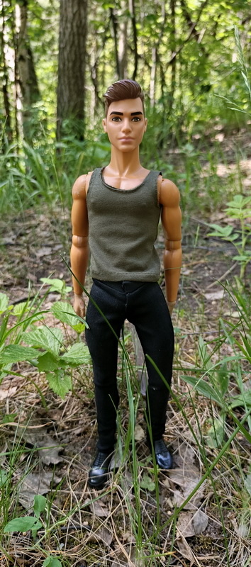 Замучен тяжелой судьбинушкой.